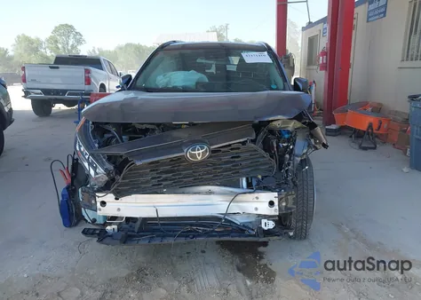 2021 Toyota Rav4 Xle z USA, uszkodzony, nr VIN 2T3P1RFV0MW186157